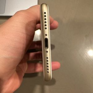 Apple iPhone 7 - 128GB - Gold (Unlocked)